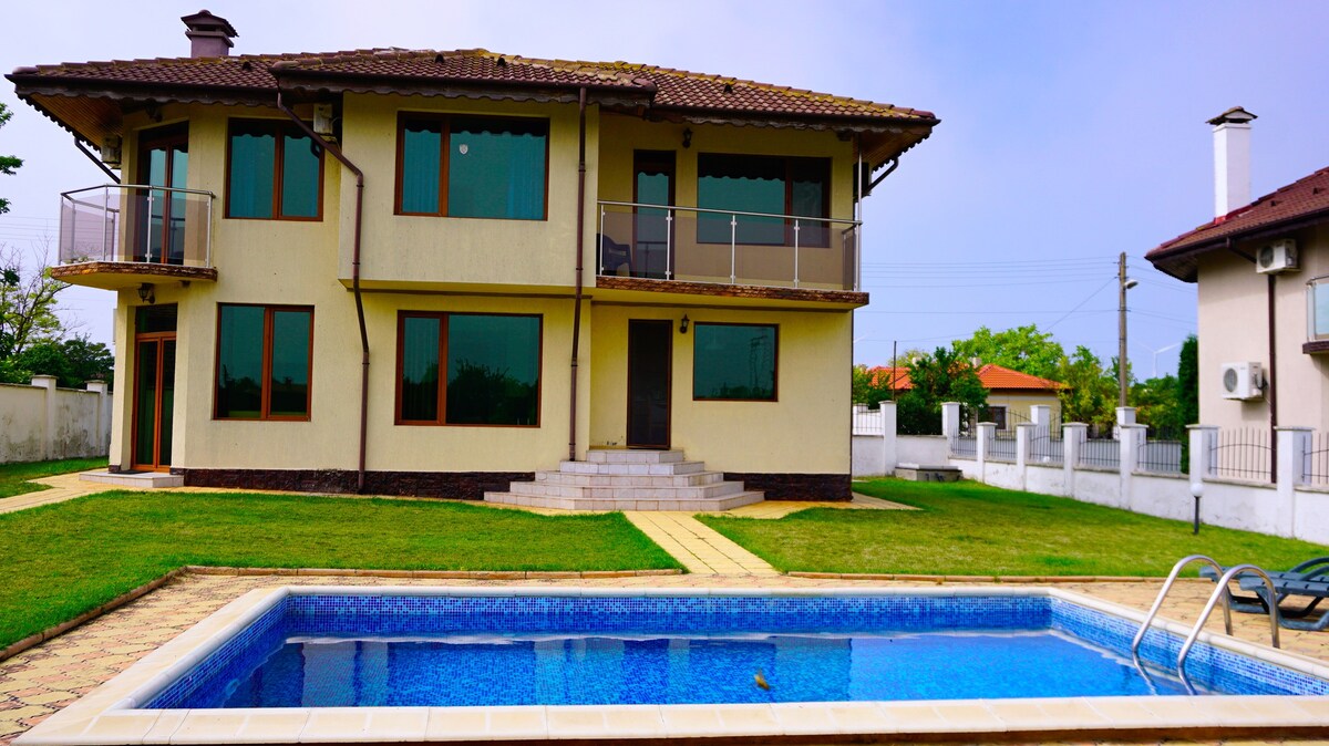 Holiday villa Rosa - with private pool