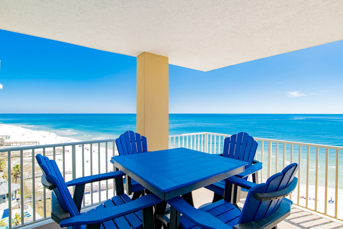 NEW + VIEWS Beachfront Balcony, Spacious, Pool W/D