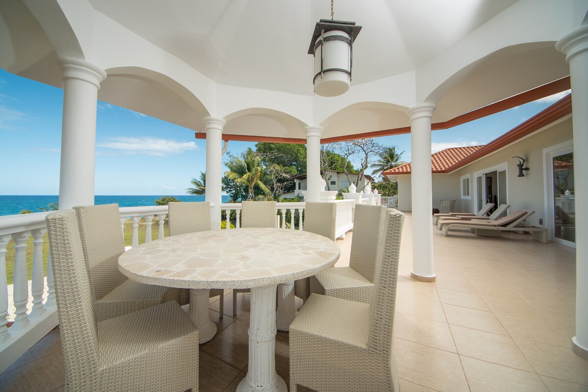 7BD Oceanfront Villa with Pool, Amazing Sea Views