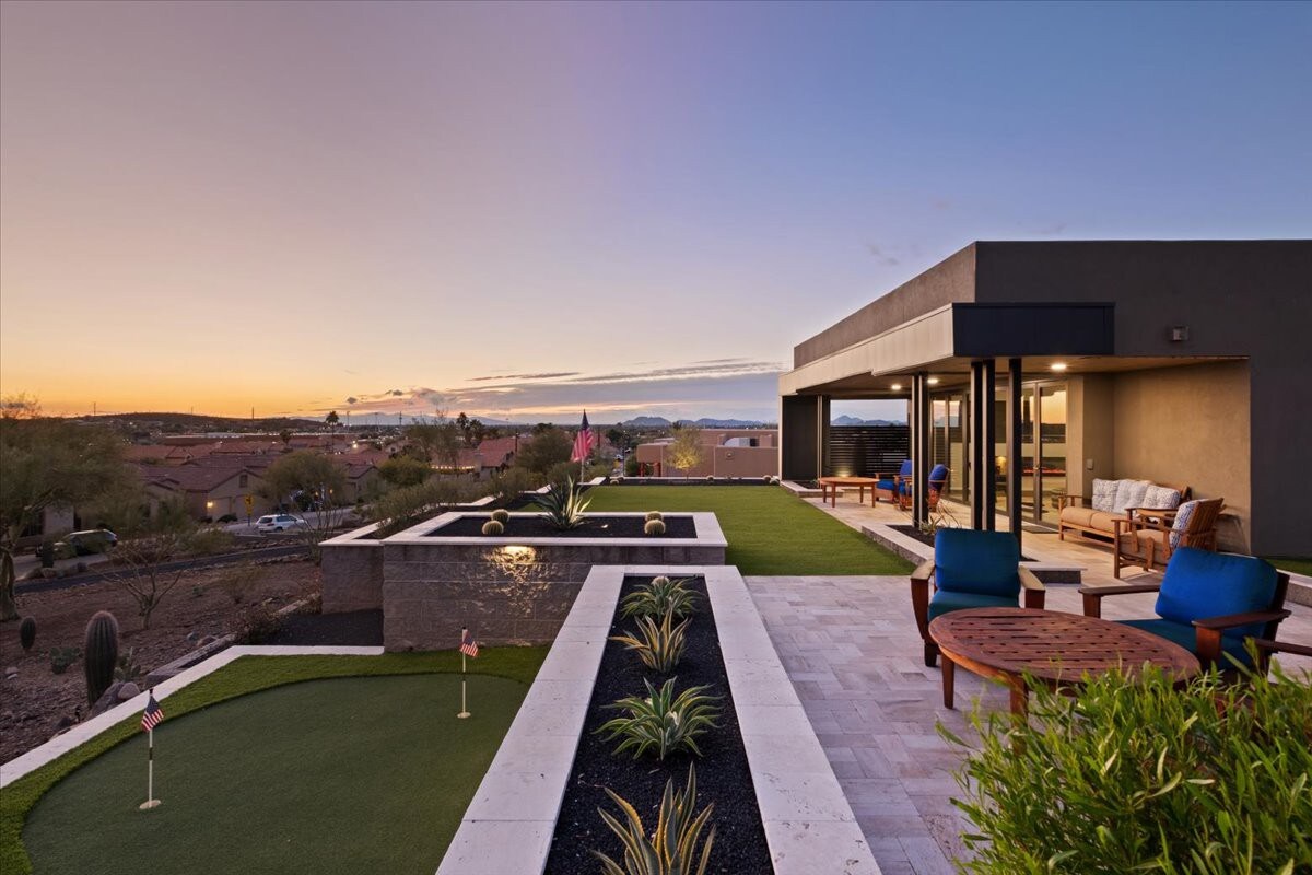 Luxe, Modern Home- Amazing Views