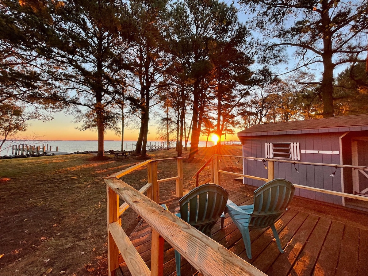 Sunrise Waterfront Cottage