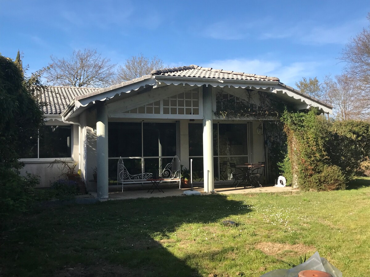 Maison avec Chambre, salle d'eau cuisine et séjour