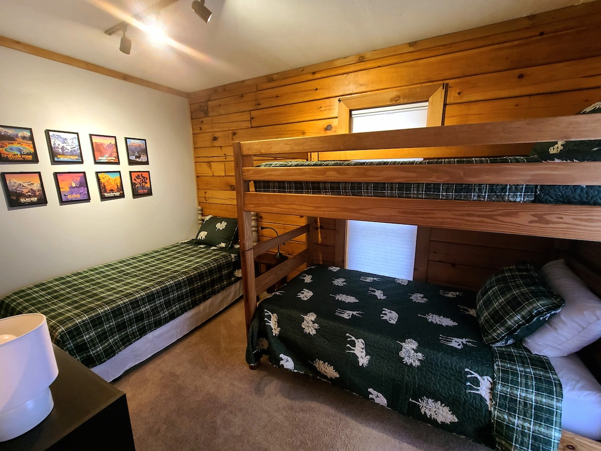 Cozy Cabin 2BR+Loft Near App State & Ski Resorts
