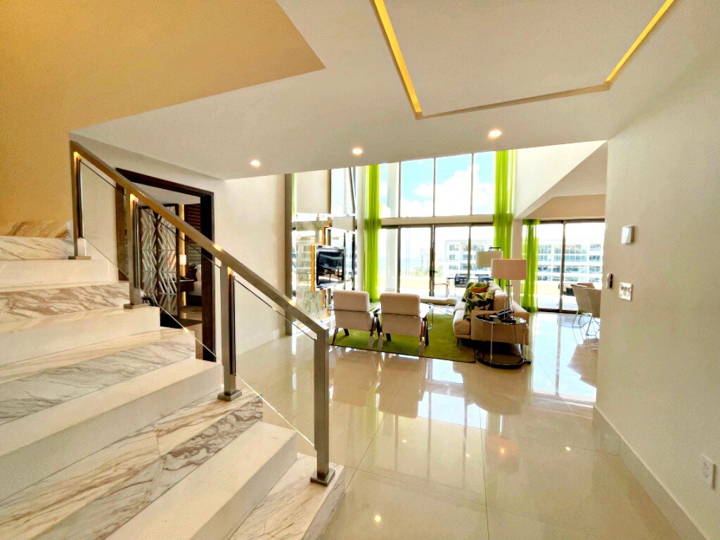 Top Floor Luxury 3BR Loft PH
