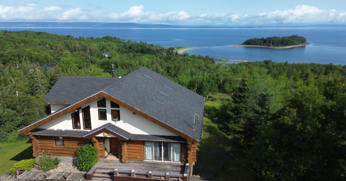 Privacy @ Bras d’Or Lakes Sun House Chalet