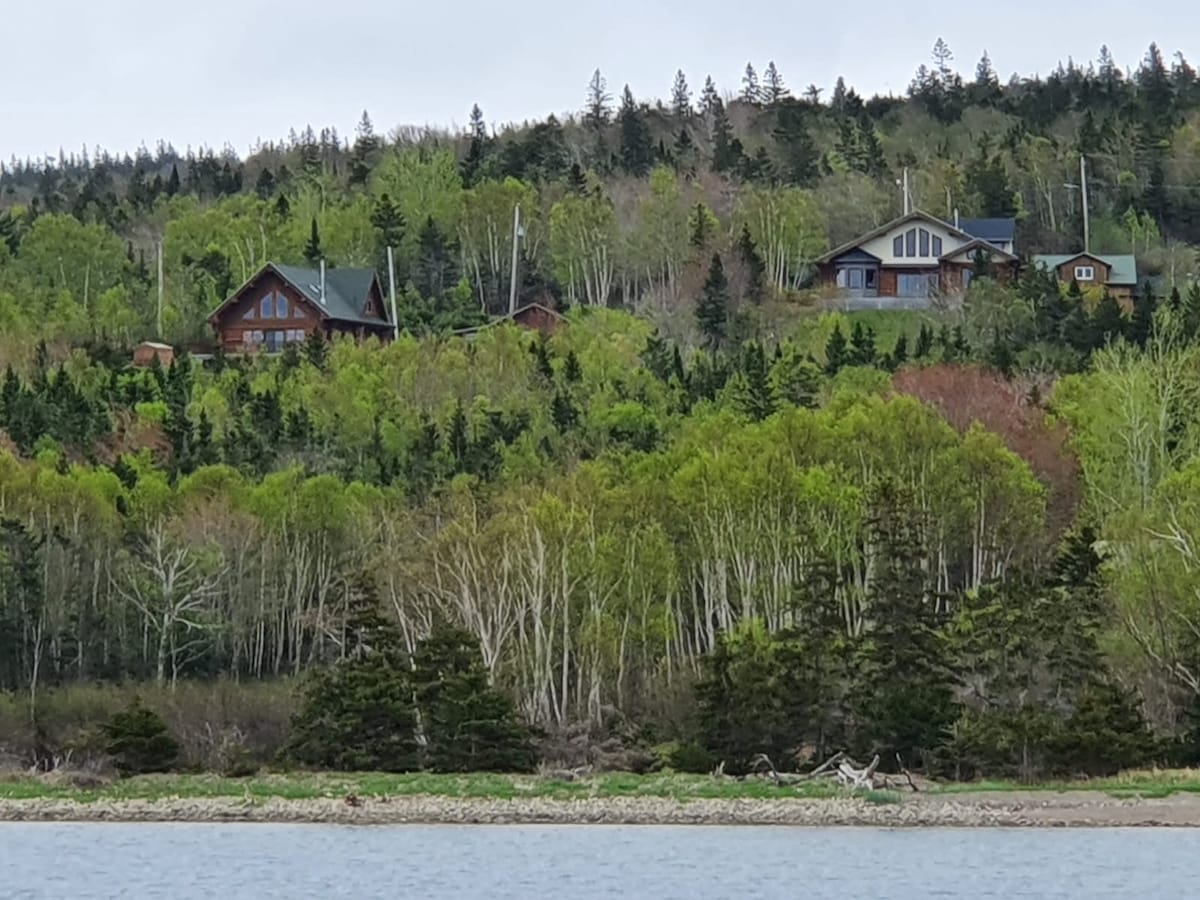 Privacy @ Bras d’Or Lakes Sun House Chalet