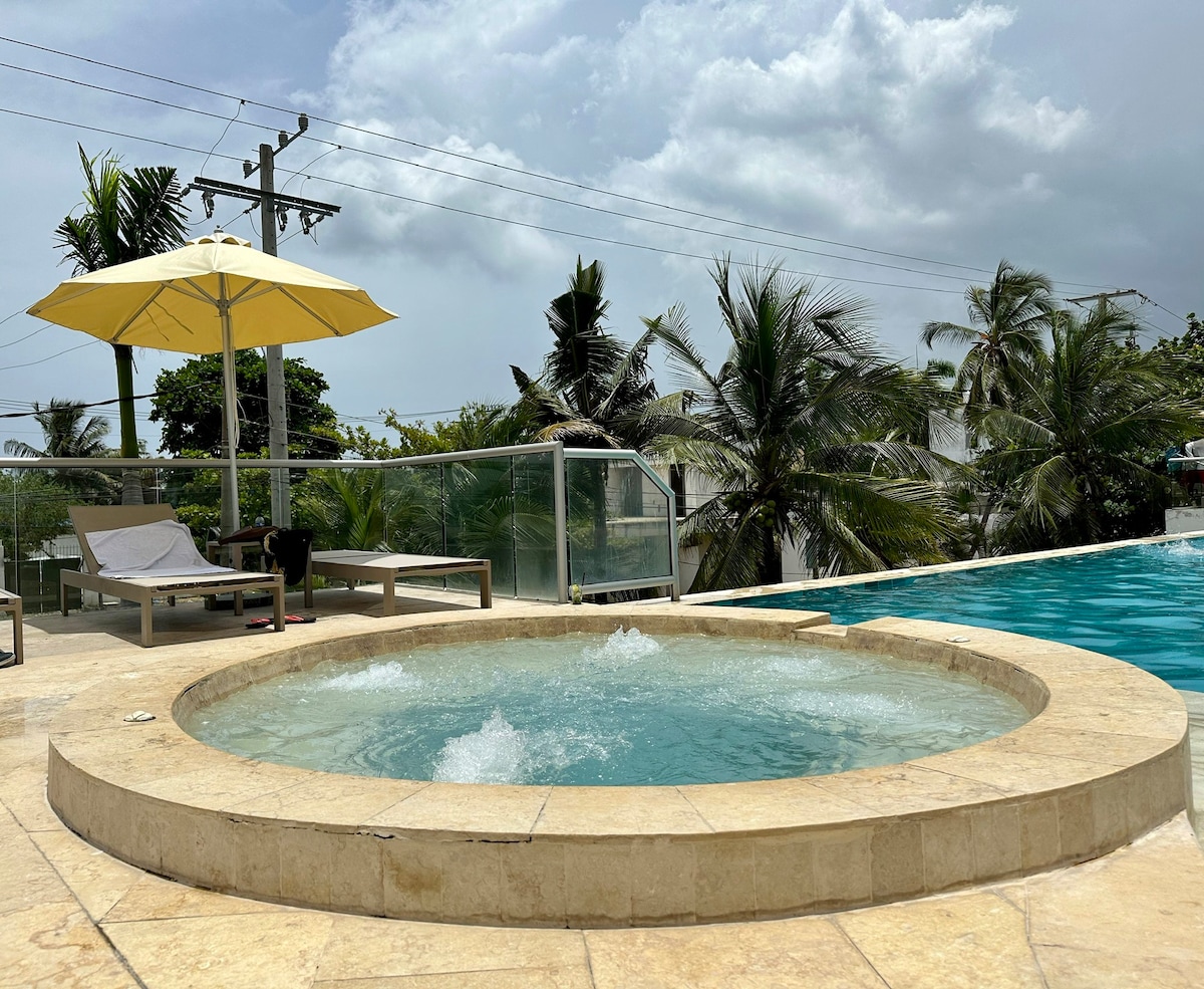 Private Jacuzzi and Panoramic Sea View