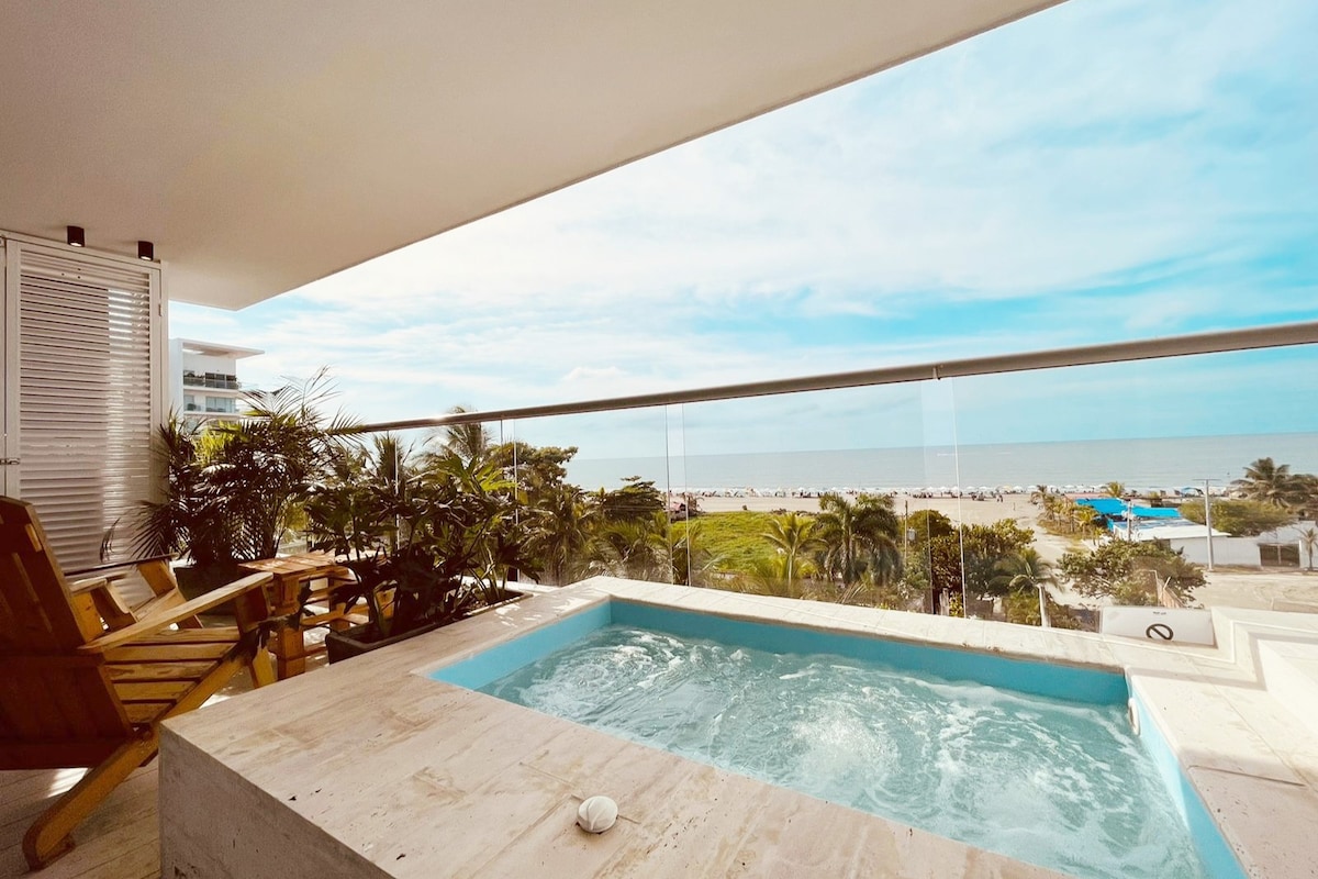 Private Jacuzzi and Panoramic Sea View