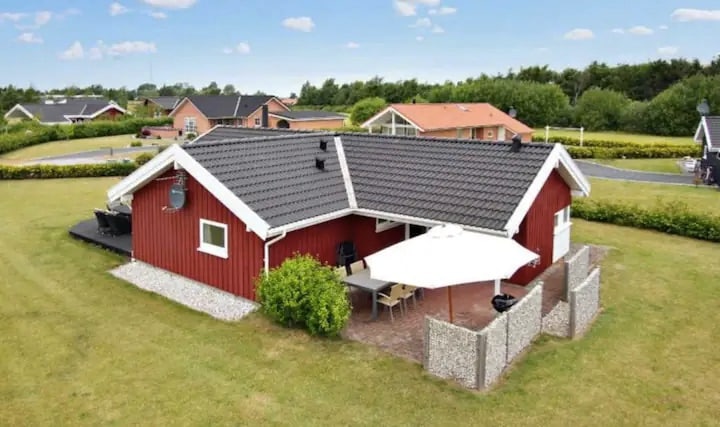 Sommerhus med mange faciliteter