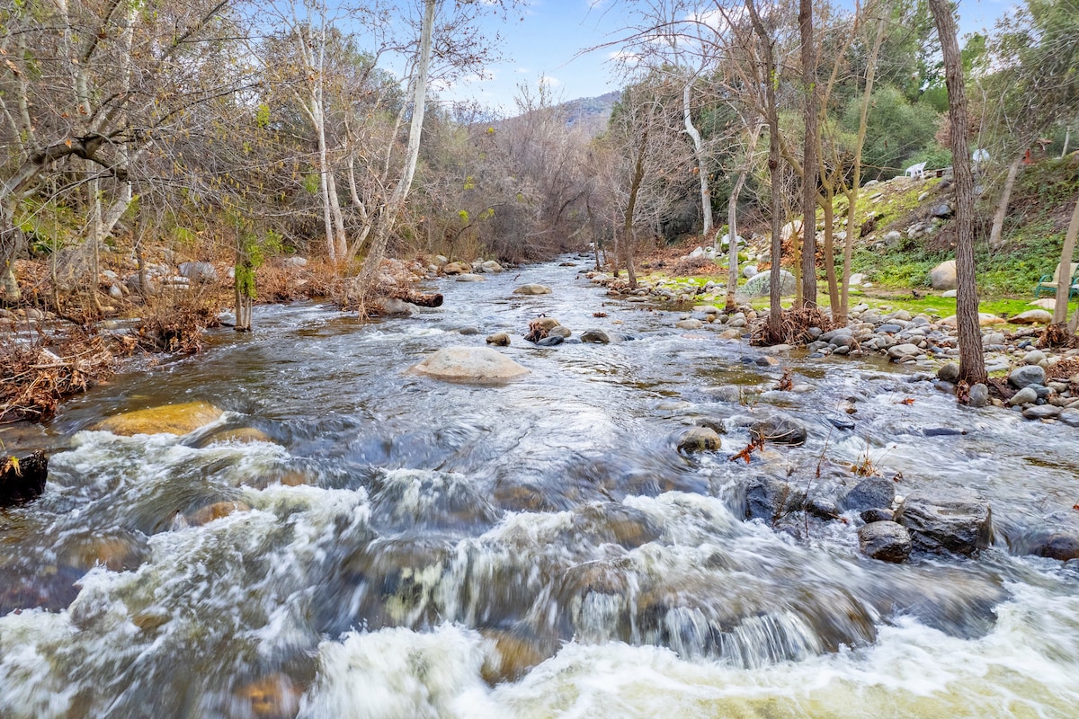 Sequoia Park Chalet ~ River Front ~ Hot Tub