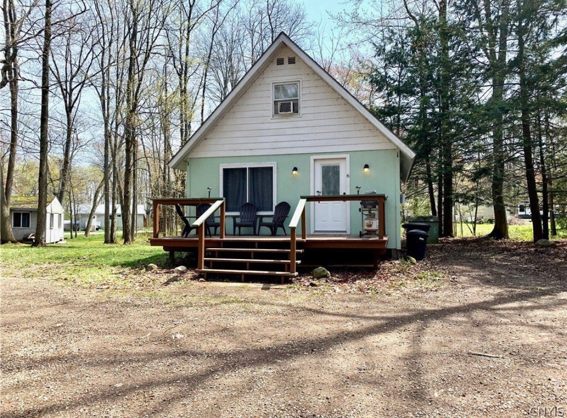 Cozy 2BR camp, inc cable & Wi-Fi