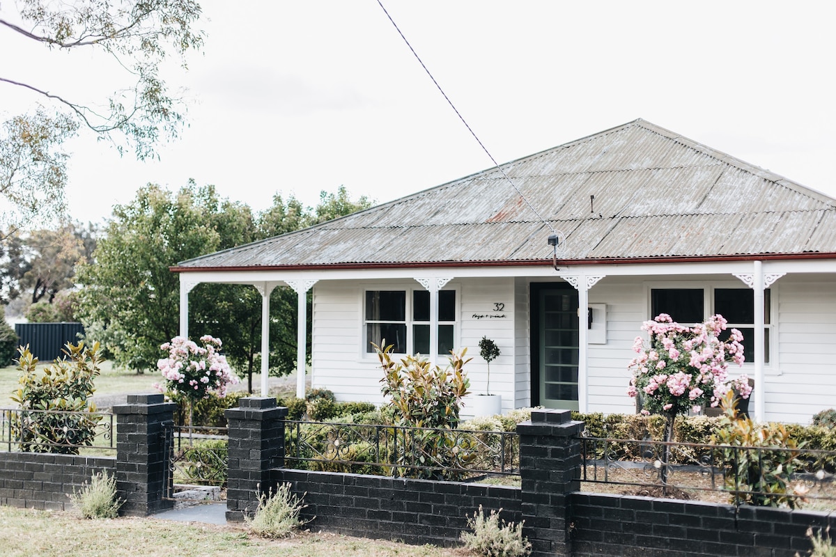 Country Style featured luxury getaway - Rose+Vine