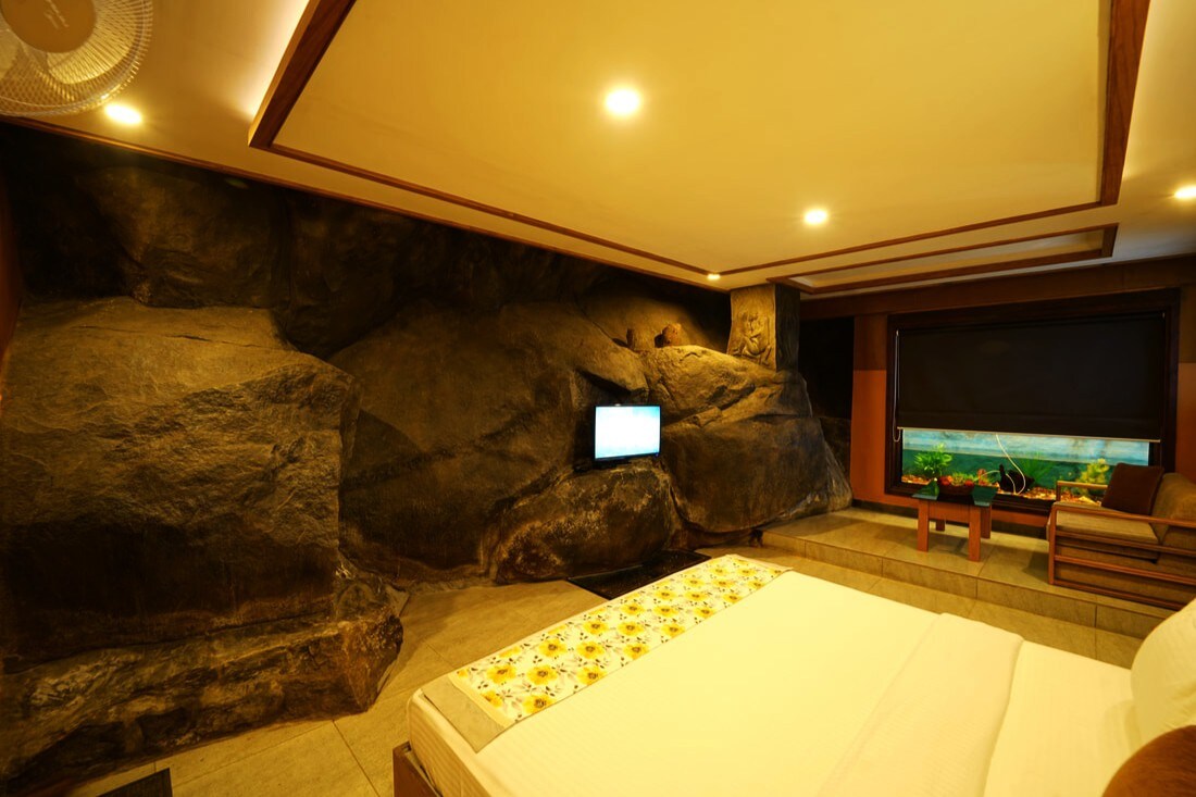 Wayanad Natural Premium Cave Room