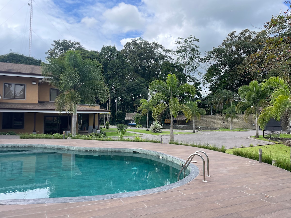 Luxury House with pool and jacuzzi