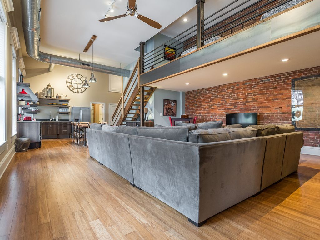 Historic Downtown Loft Apartment