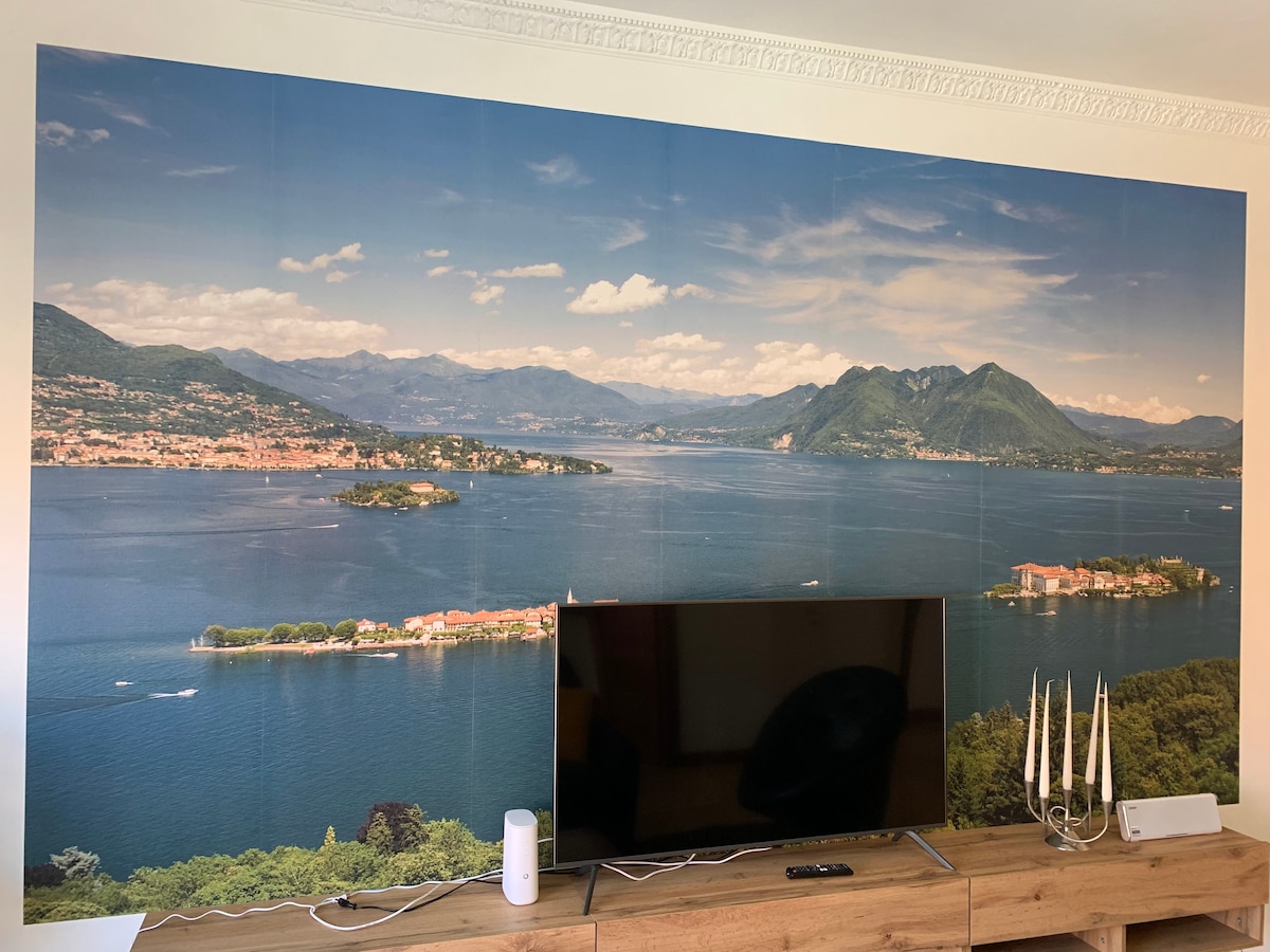 Family Apartment lake view in the centre of Stresa