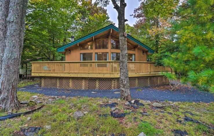 Cozy Cabin in the Heart of  Poconos!