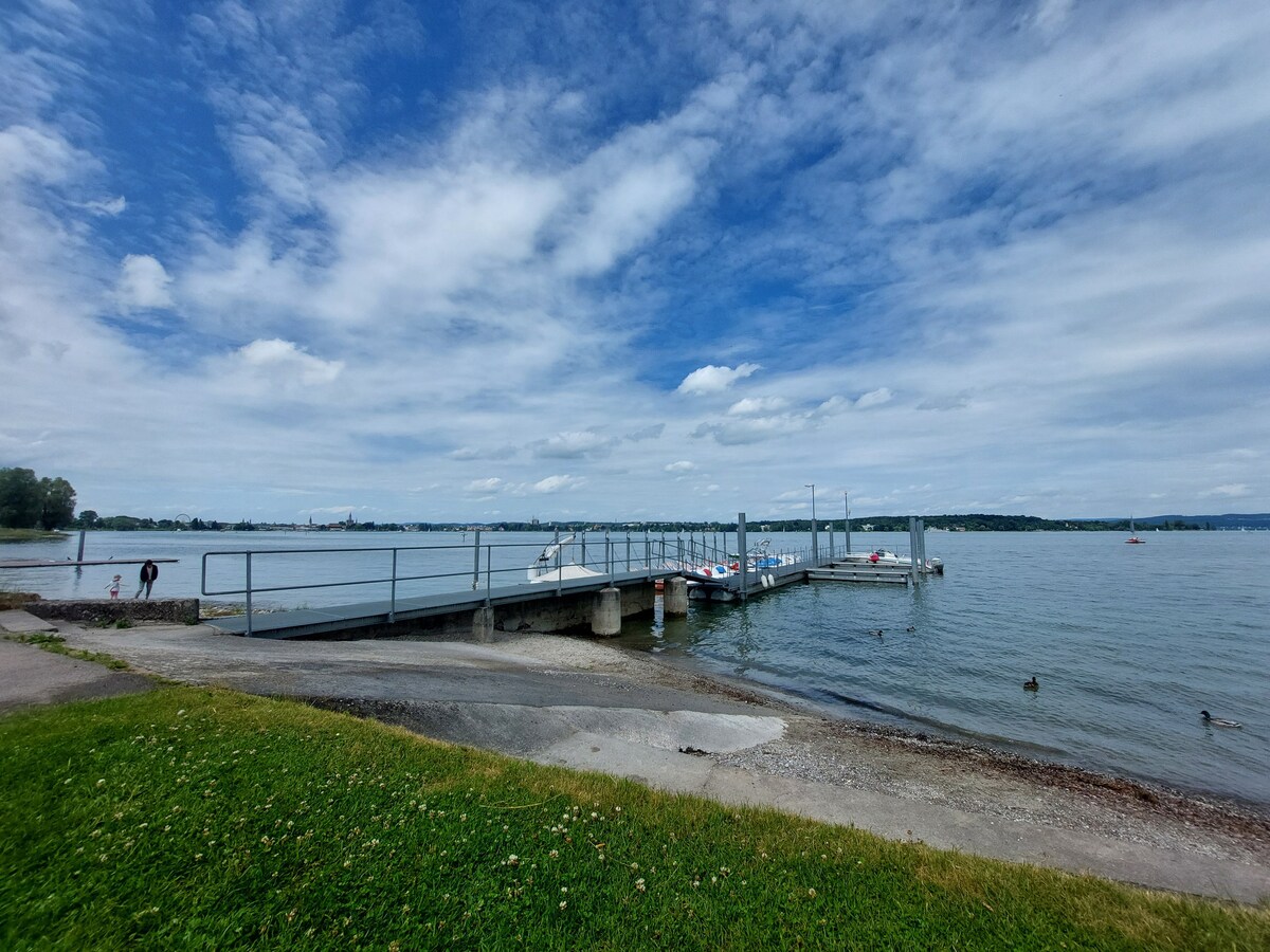 康斯坦茨湖（ Lake Constance ）和莱茵（ Rhine CH ）度假