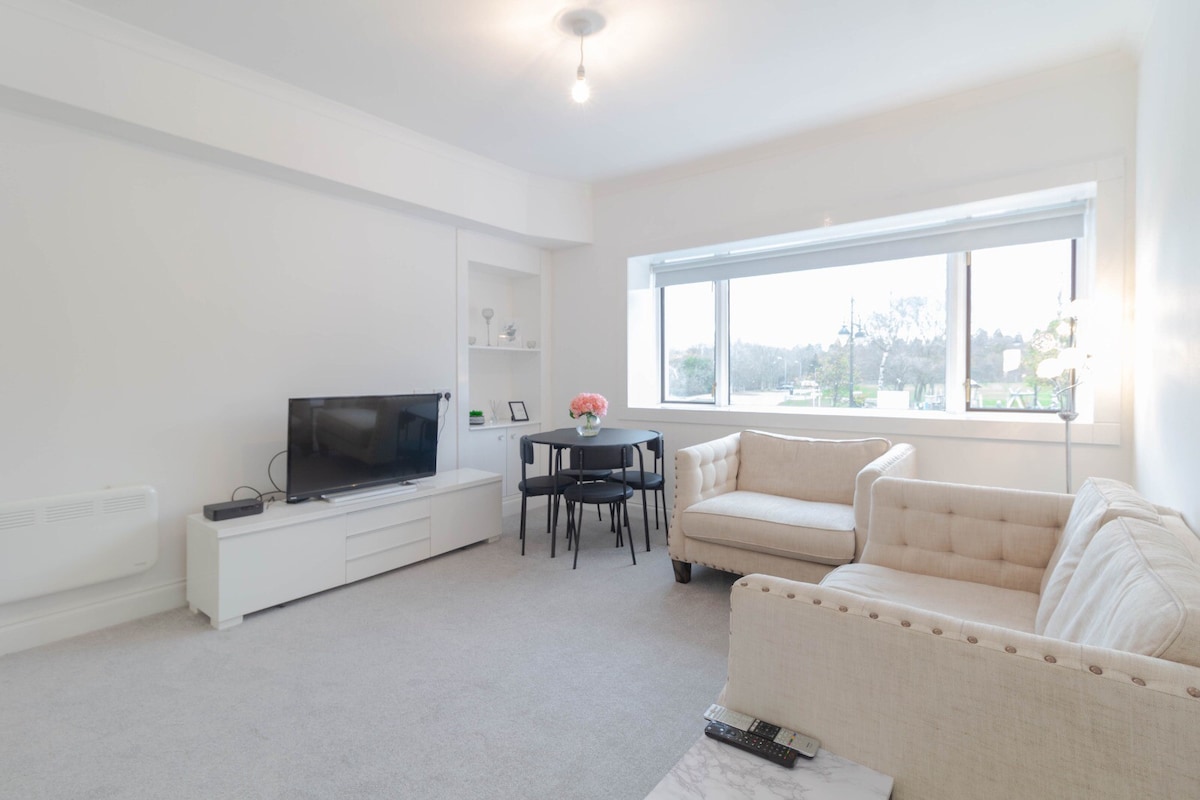 2-bed flat with lovely park views