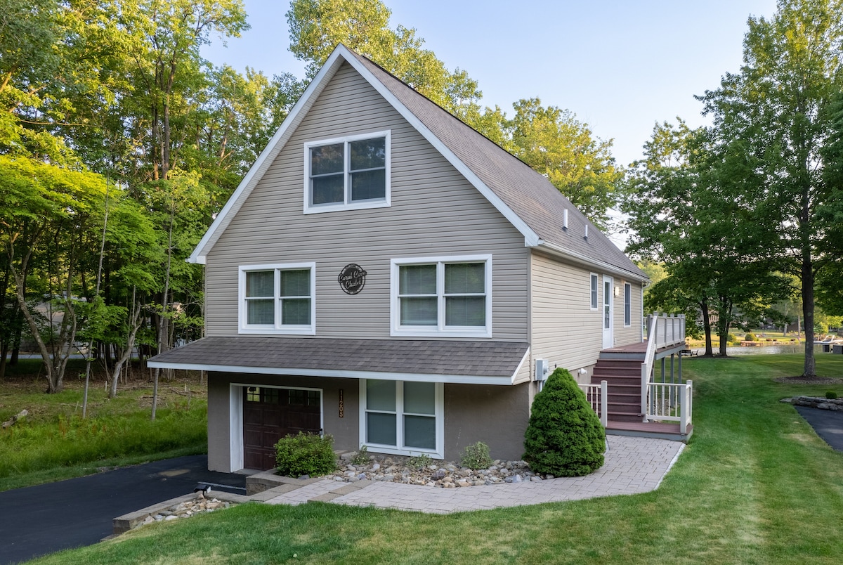 Lakefront Chalet -dog friendly- firepit