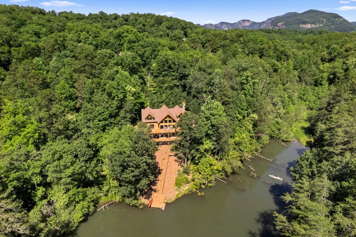 Huge Spacious Cabin On the Lake