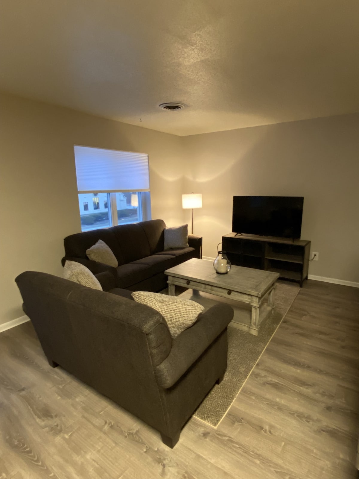 Above the Mat- Downtown  2 Bedroom Condo