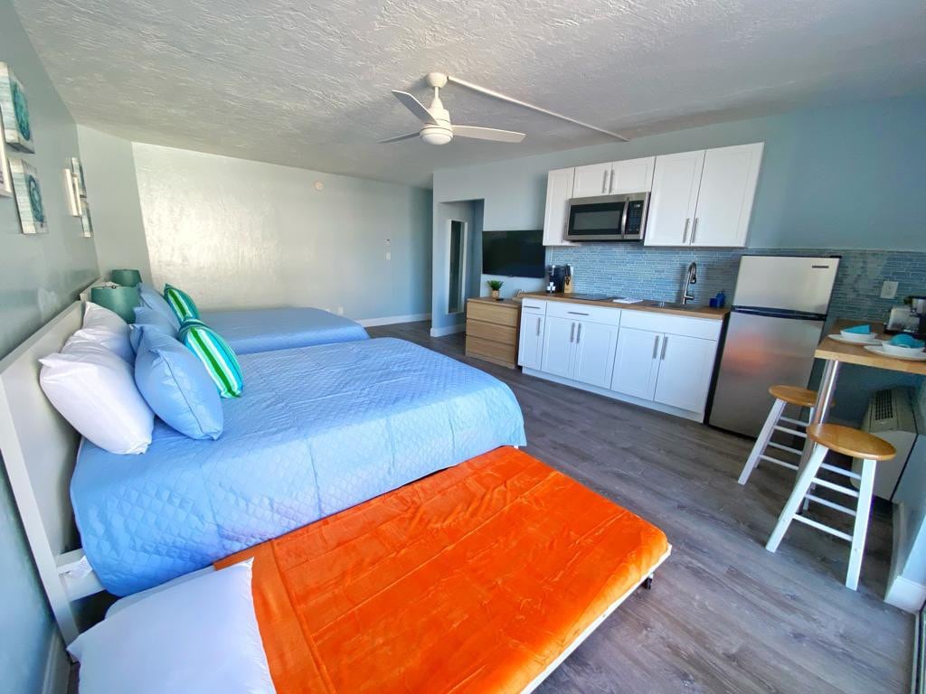 NEW*Amazing Spacious Ocean View Studio in Daytona!