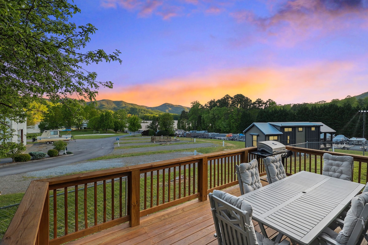 Lake House at Cove Ridge Marina