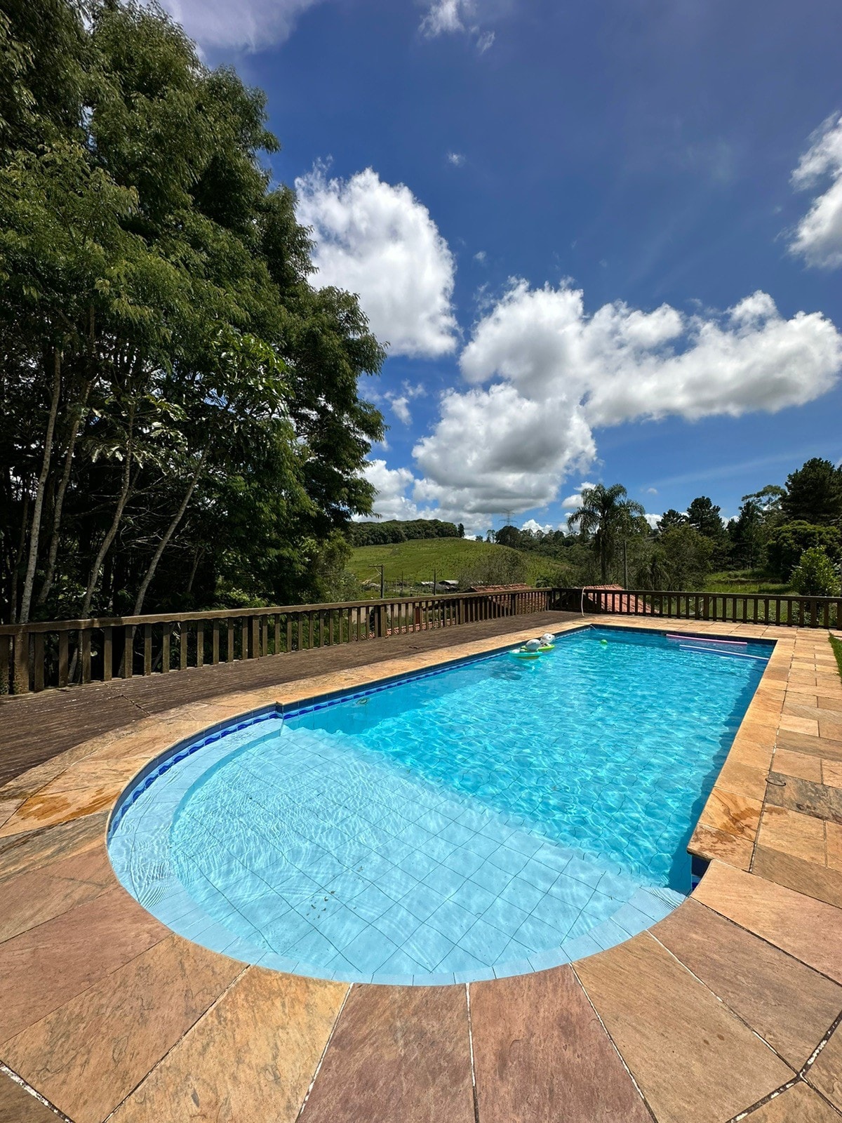 Chácara em Ibiúna com piscina e vista incrível