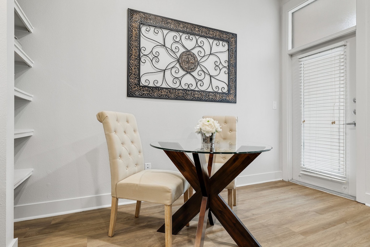 1BR Downtown Delight | Dining, Events, Nightlife