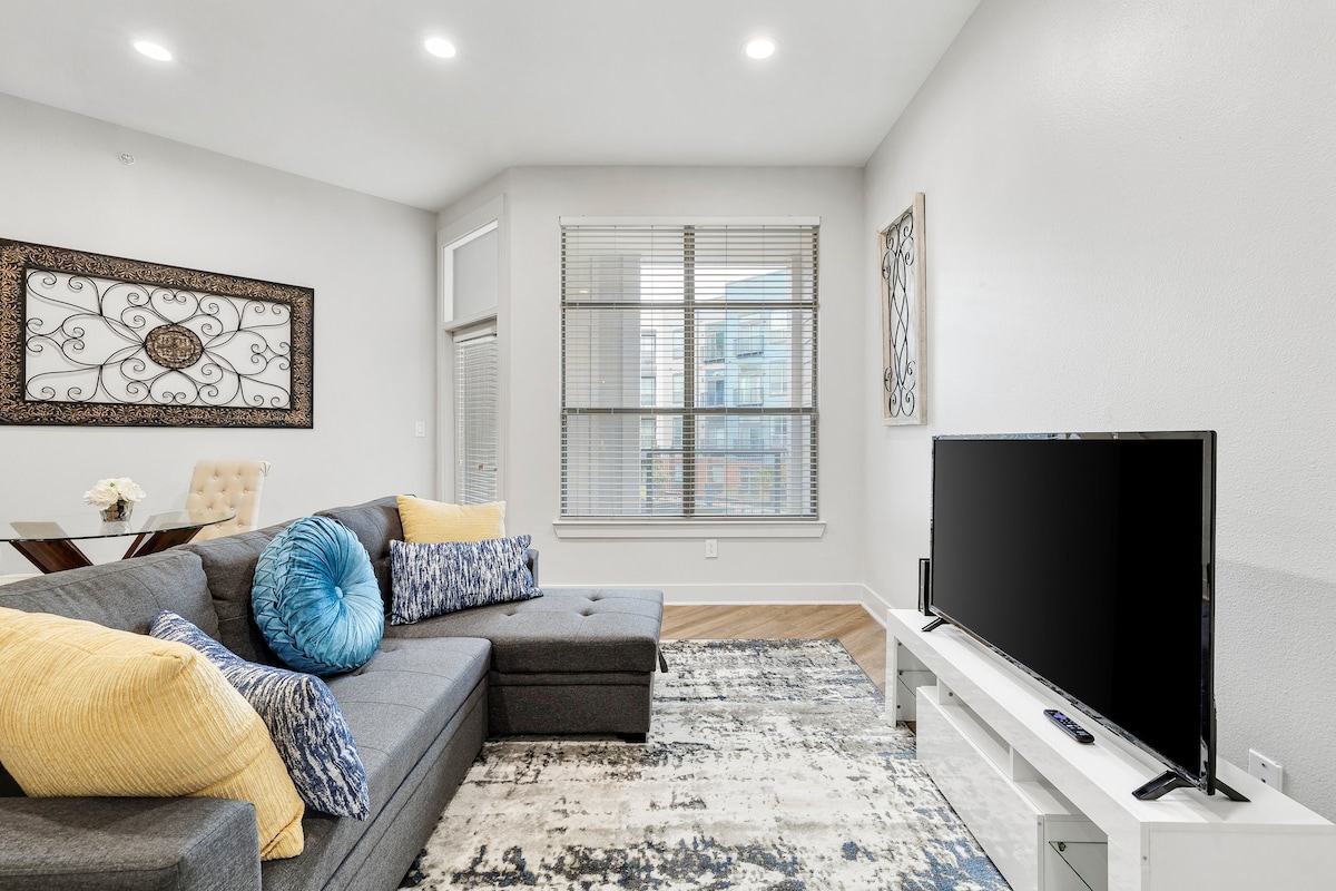 1BR Downtown Delight | Dining, Events, Nightlife