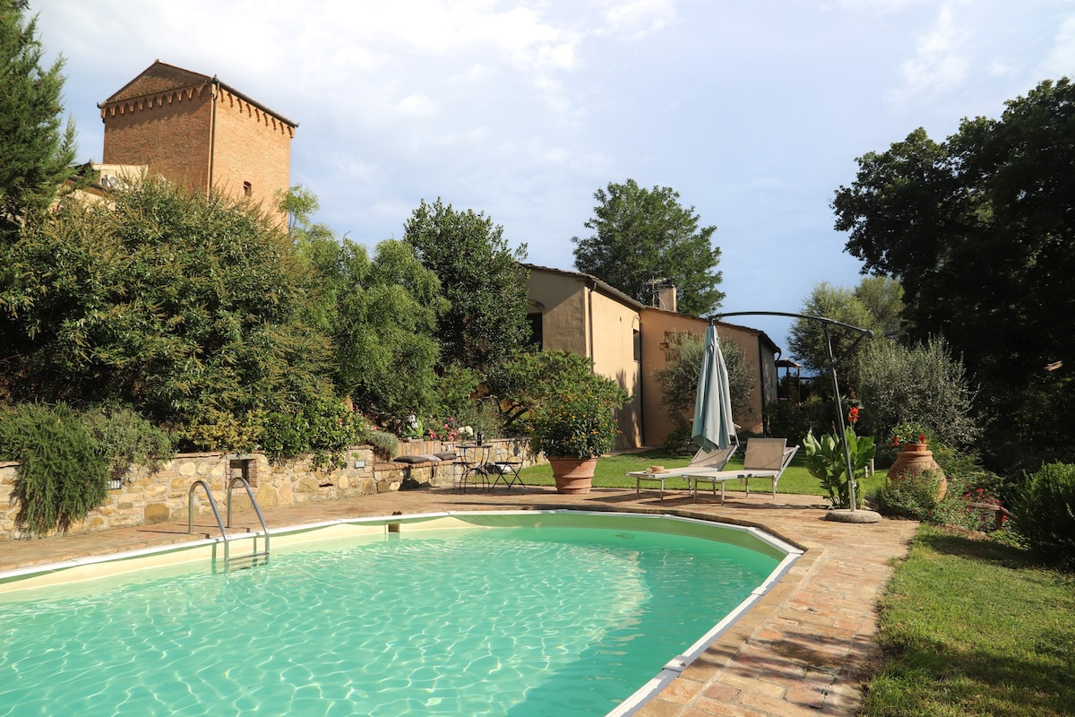 Camino Santo -带私人游泳池和花园的单间公寓