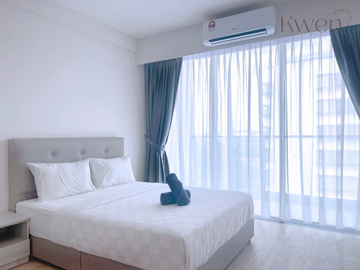 KWEN Suites-Tg Aru无边泳池城市景观单间公寓