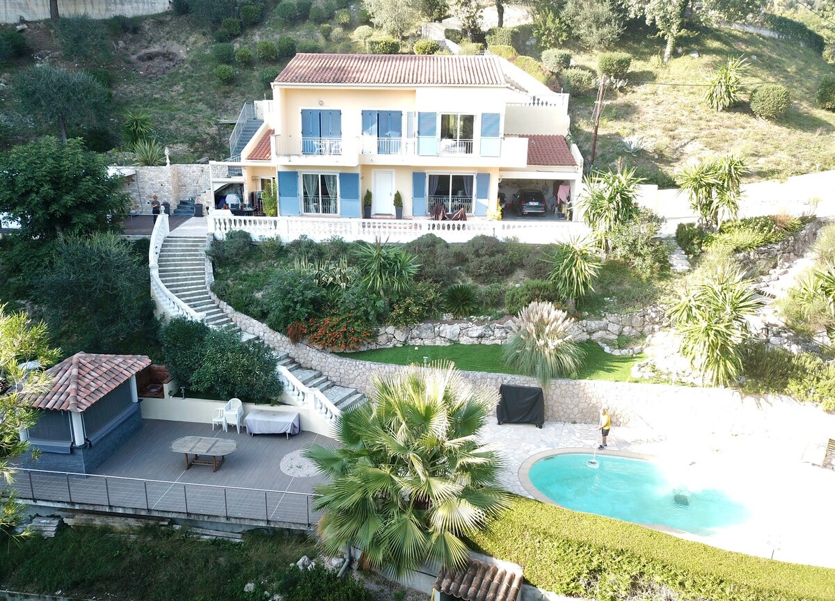 Villa Millefleurs with swimming pool, hot tub