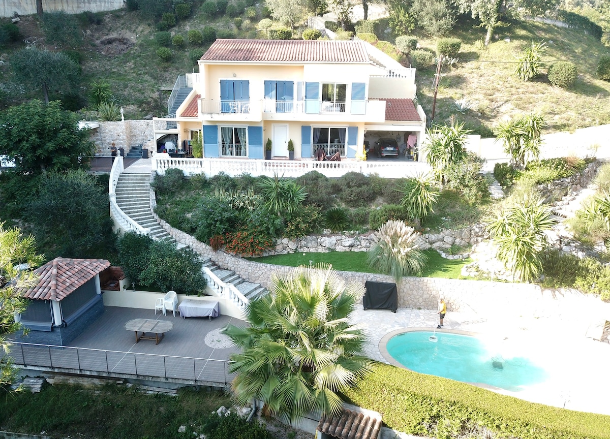 Villa Millefleurs with swimming pool, hot tub