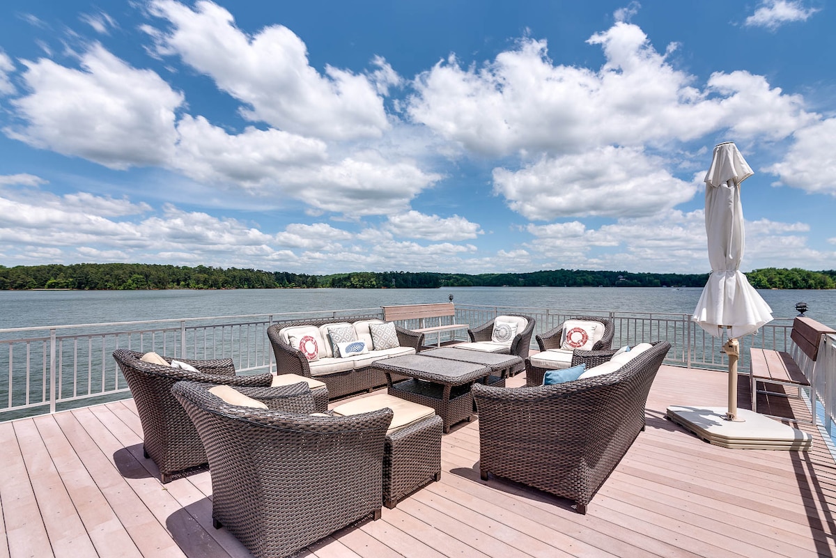 Stunning views, private dock, gorgeous home