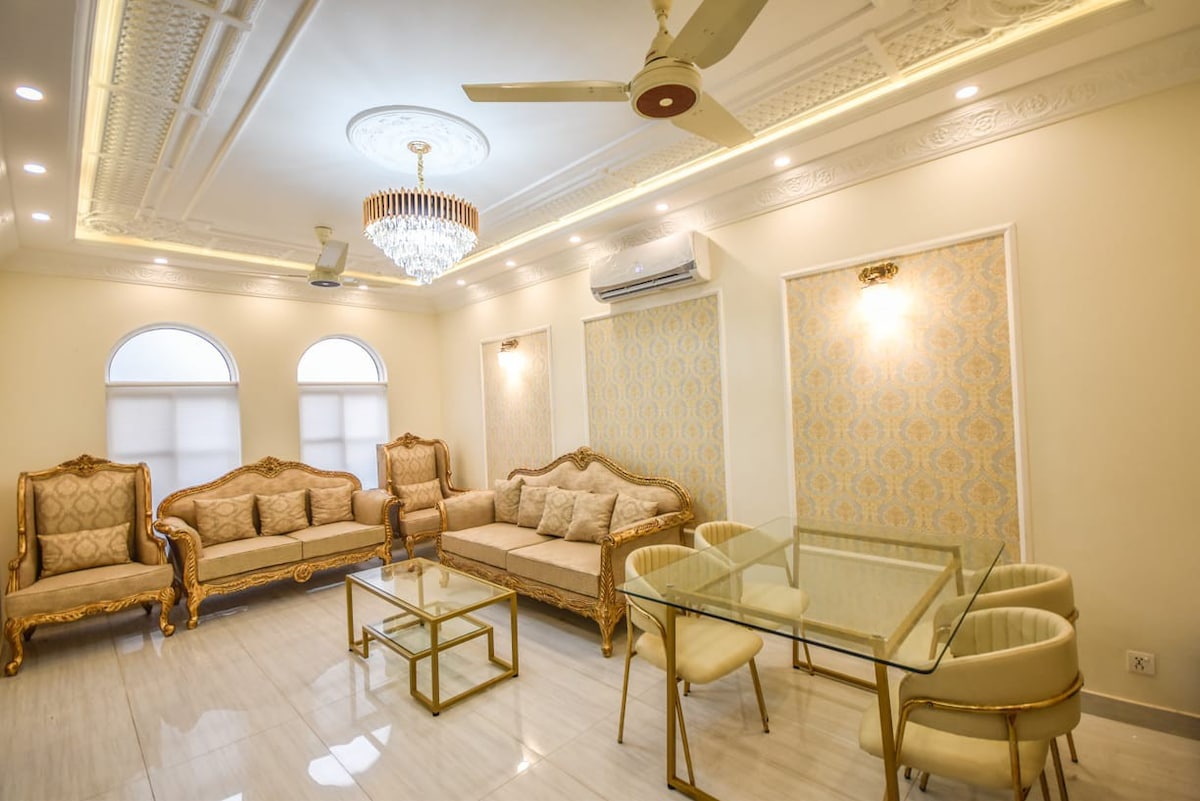 Luxury New 3 Bd/B Full Home DHA Lahore ，靠近Airpt