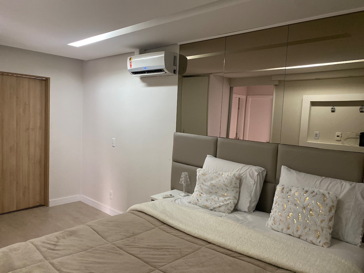 Apartamento térreo, com área