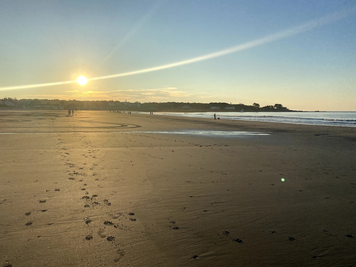 Coastal Maine Retreat Steps from Beach