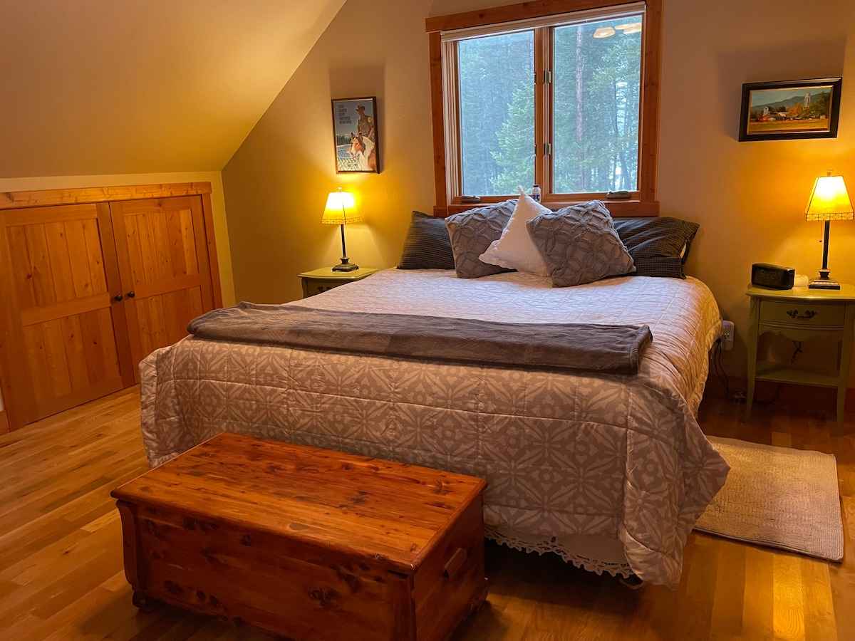 Glacier Bliss Retreat-Relax & Refresh-New Listing!