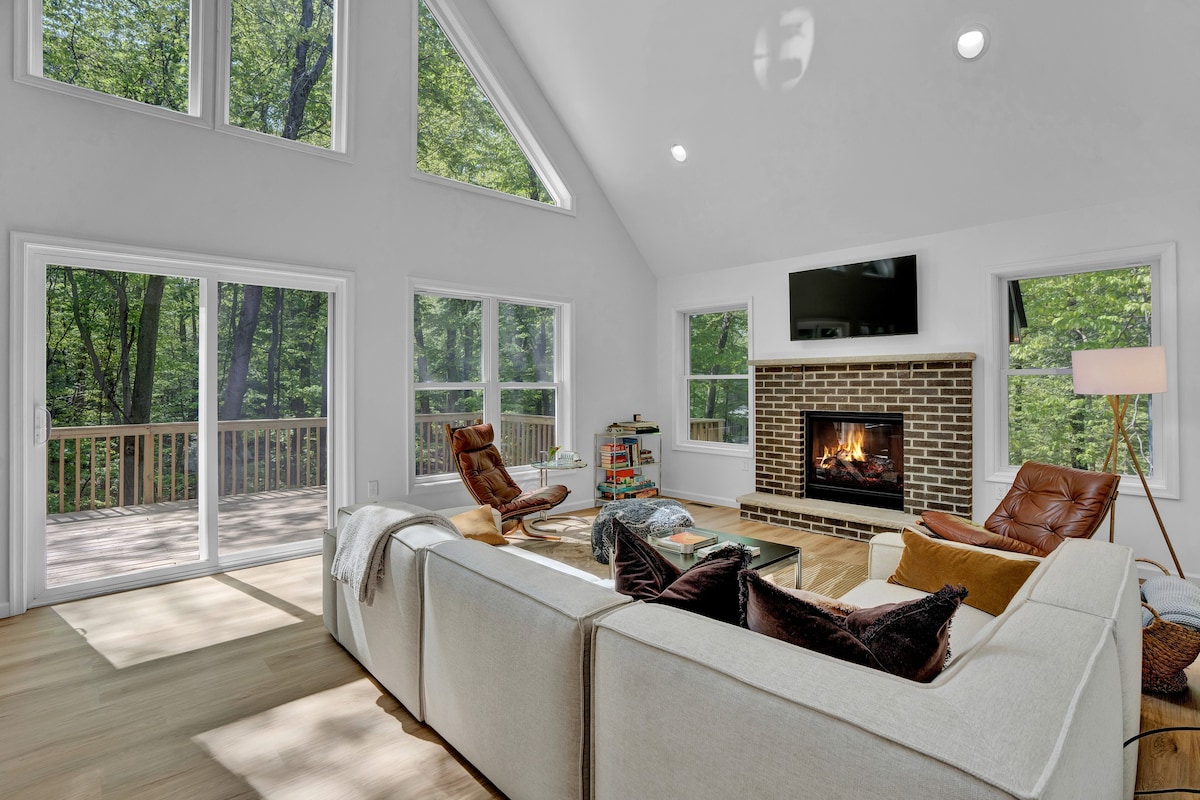 Poconos Lake House in amenity filled community