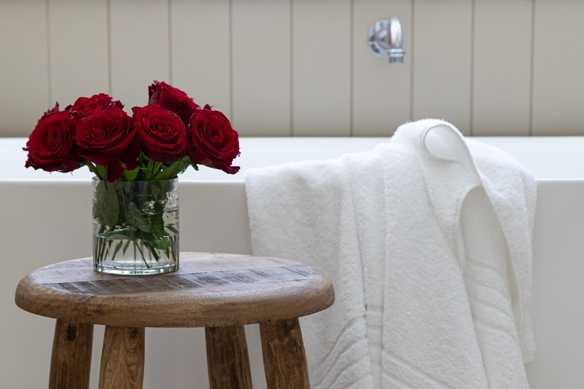 Suite with Bath - Verandah House