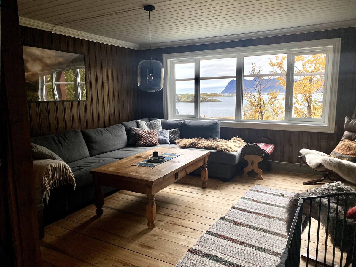 Cosy Norwegian cabin at Hamn, Senja