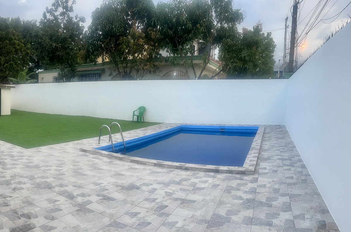 Alojamiento con piscina en Bonao