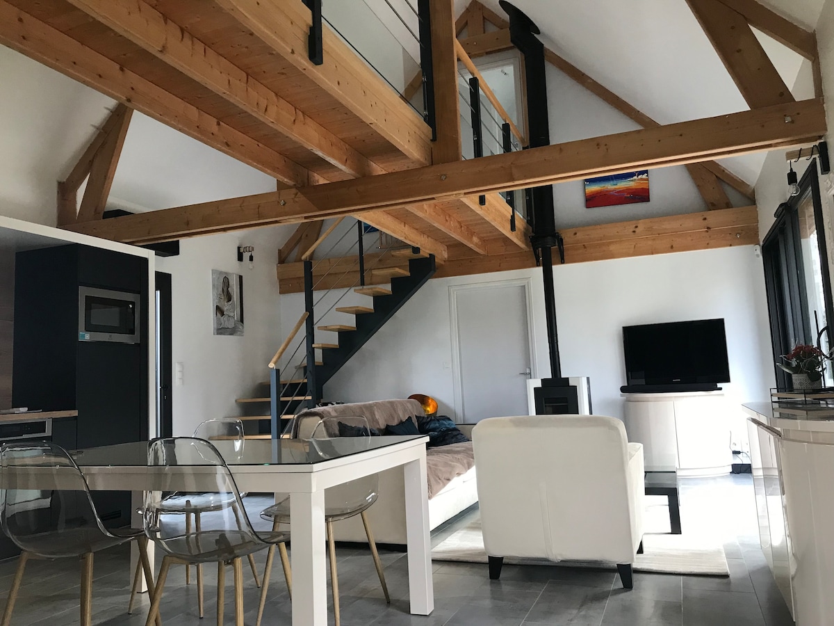 Les 3 Chênes Maison en zinc style loft avec jardin