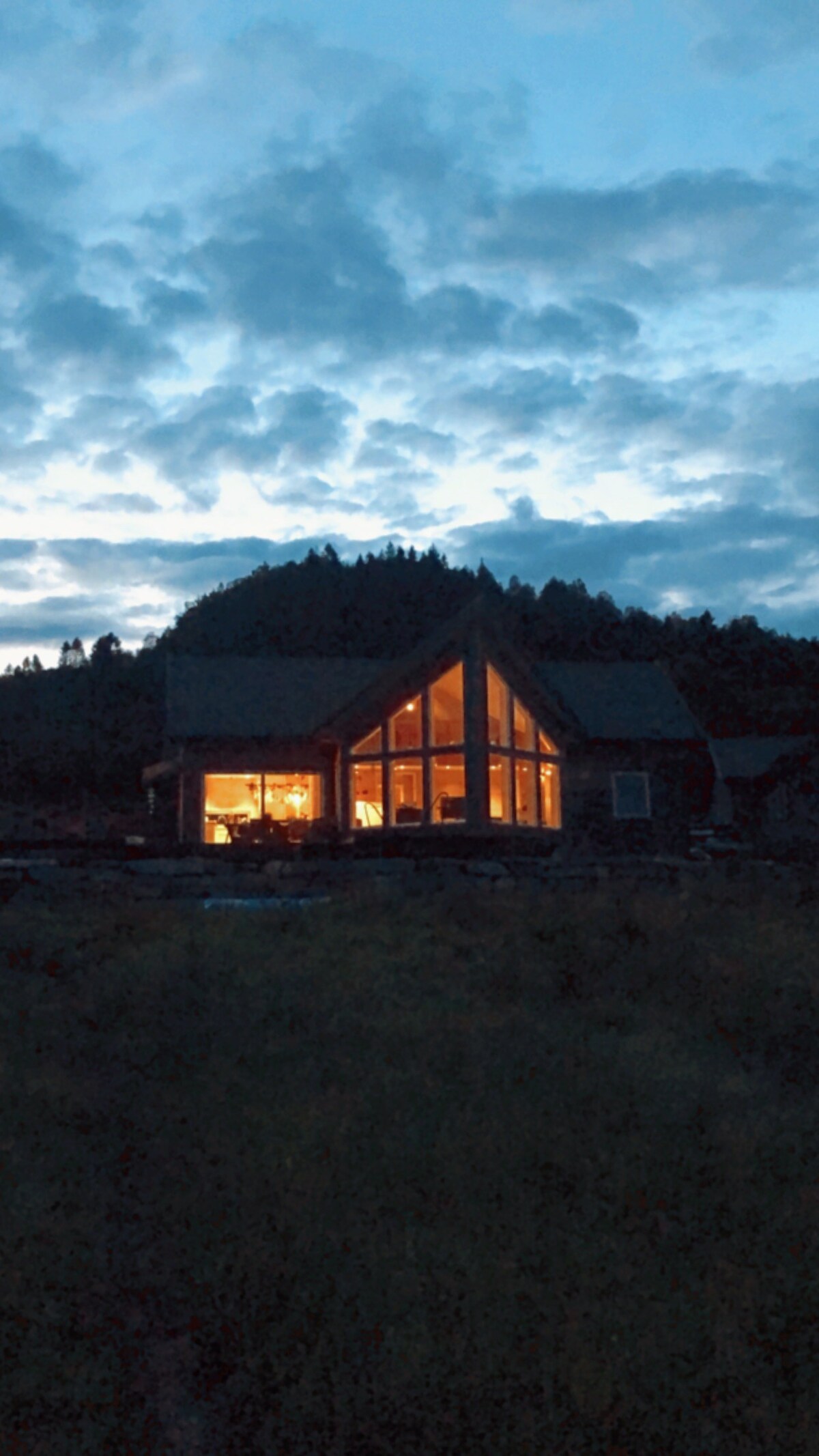 距离海滩25米的现代小木屋v/Dalsfjorden海滩25米