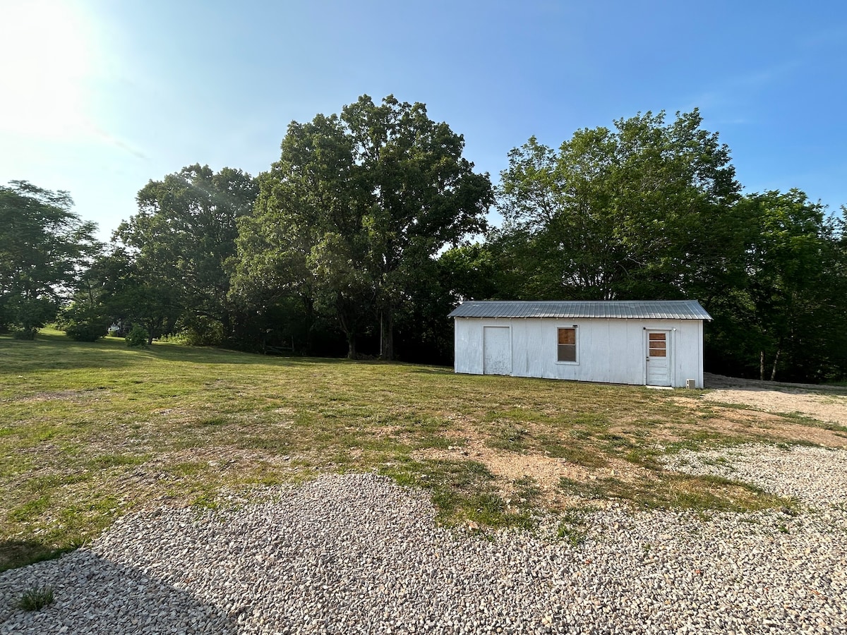 Hilltop Hideaway at Eminence