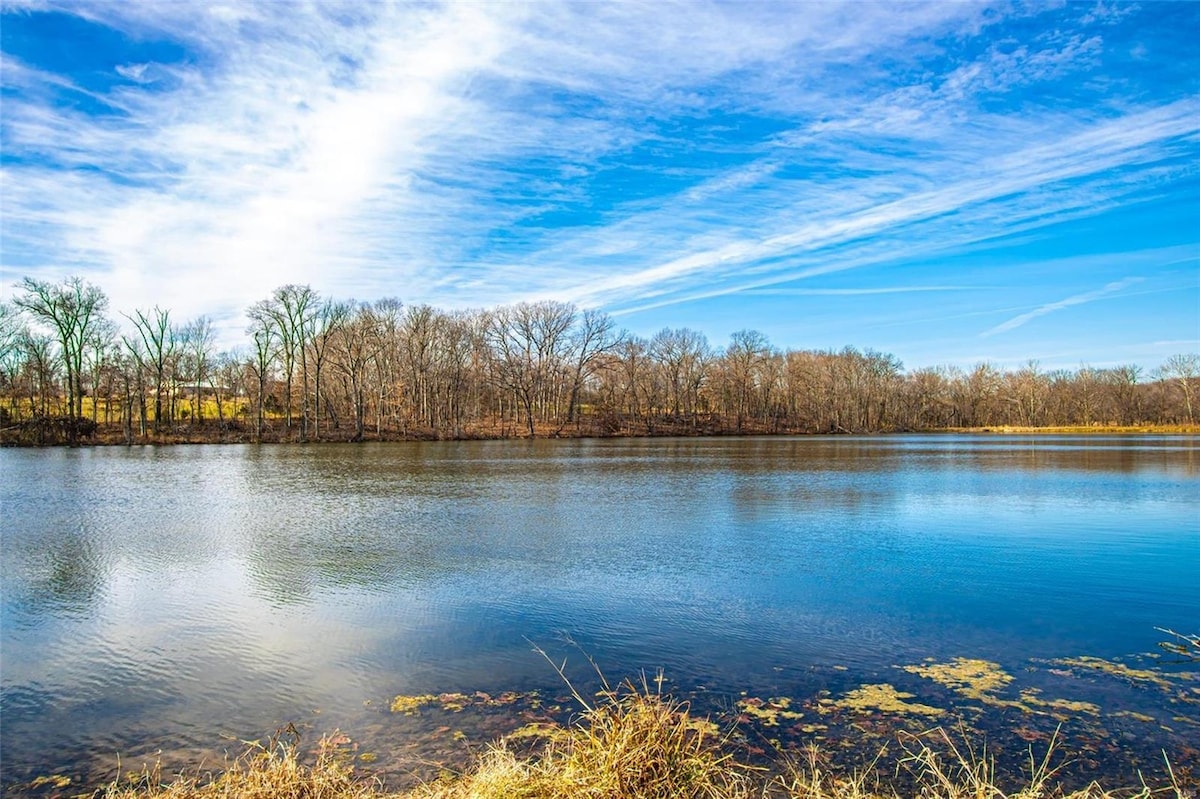 Secluded Lake House on a 13 acre private lake