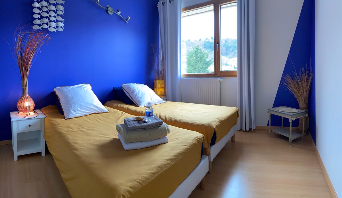 蓝色房间「Ceyliadou」和卫生间