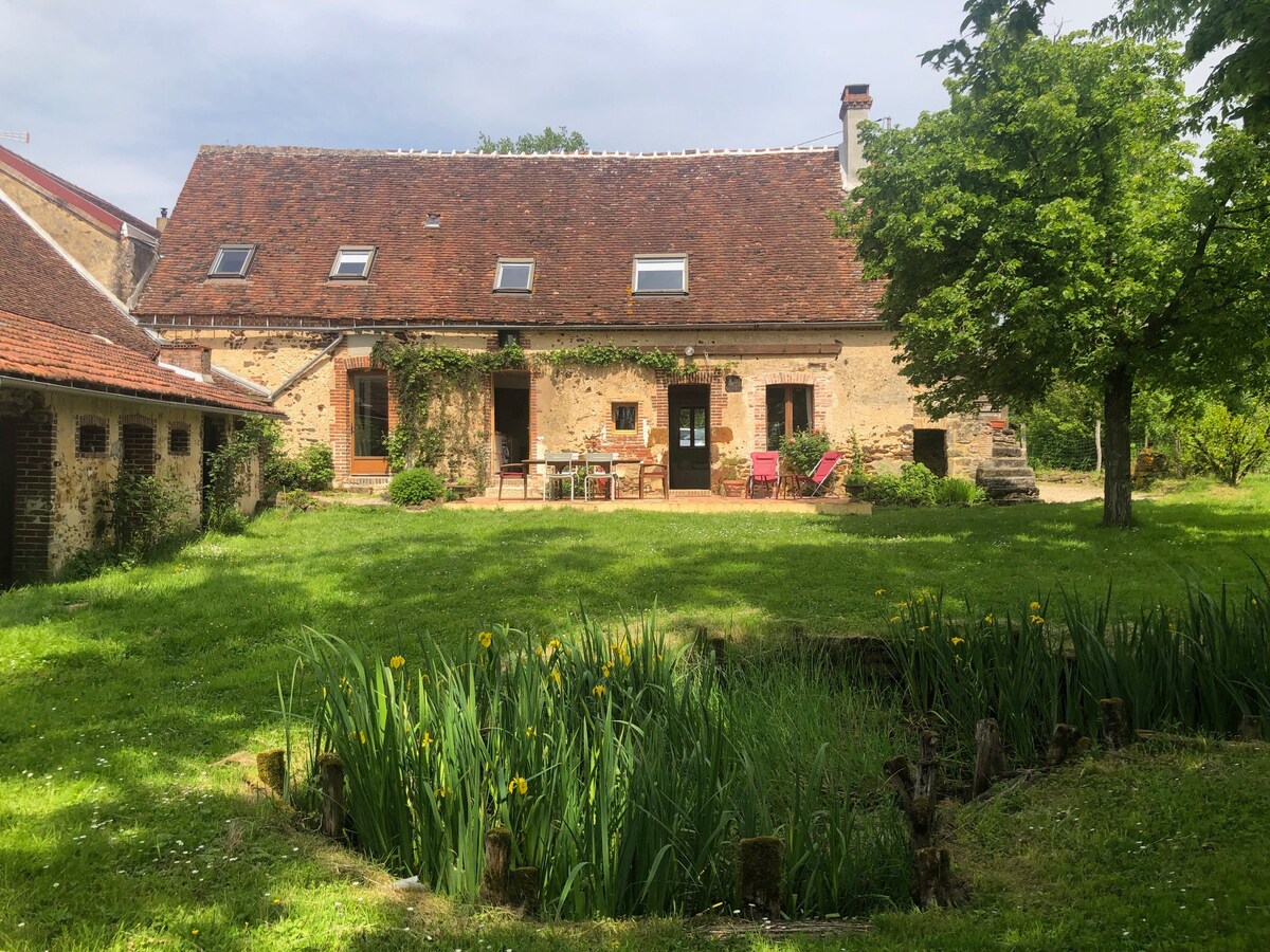 Charming Burgundian farmhouse restored